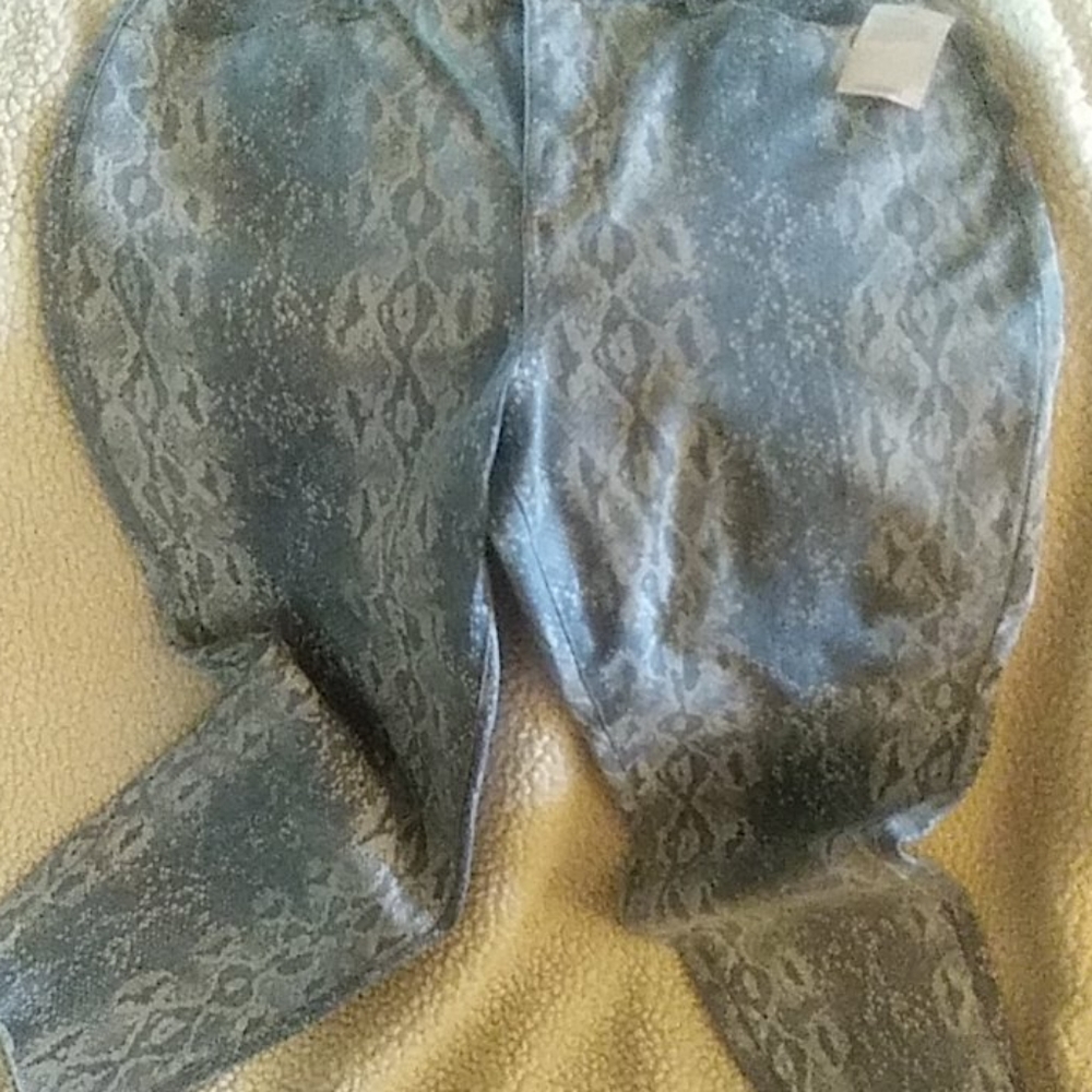 JLo HIGH RISE SHINNY CROP